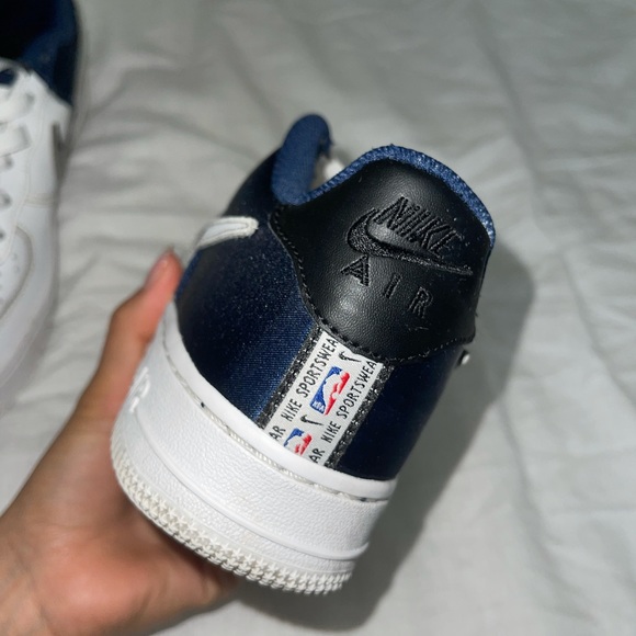 Women Nike Air Force - Picture 2 of 5